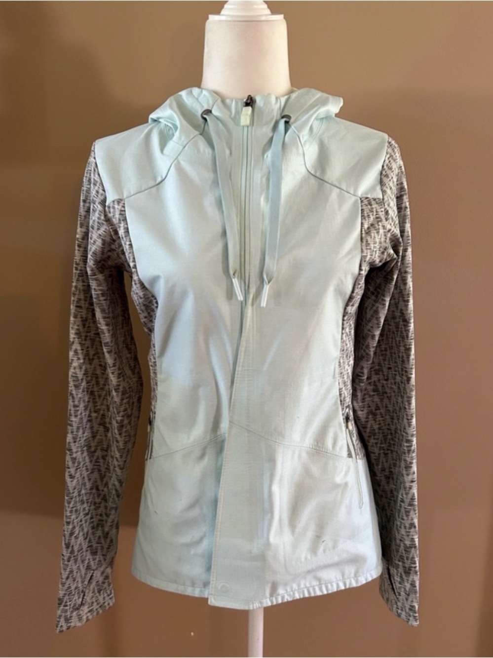 The North Face Women's Light Blue & Gray Hooded Rain or Utility Jacket